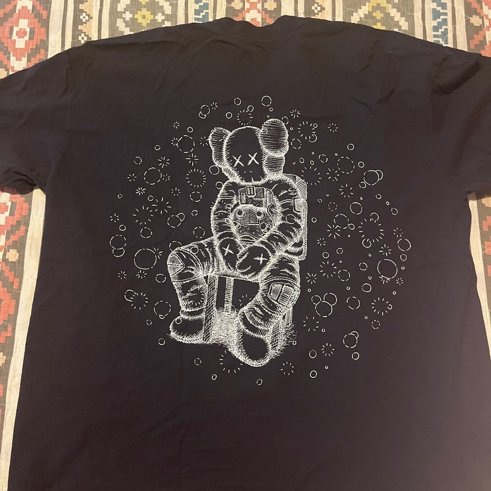 Kid kudi x KAWS tshirt